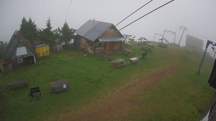 Trostian — Peak, view of the central lift
