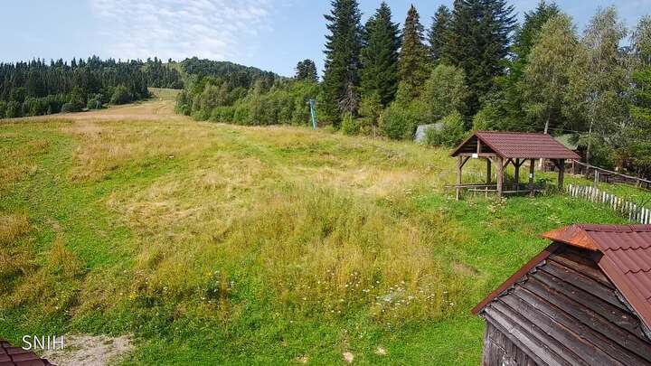 Zweniw — Ośrodek narciarski